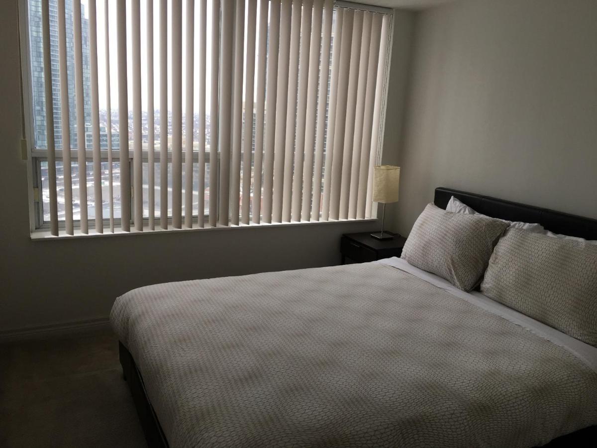 Maplewood Suites - Square One Mississauga Kültér fotó