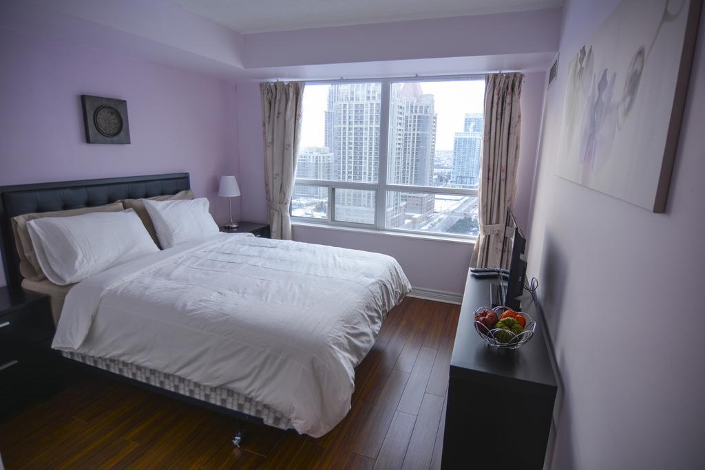 Maplewood Suites - Square One Mississauga Szoba fotó