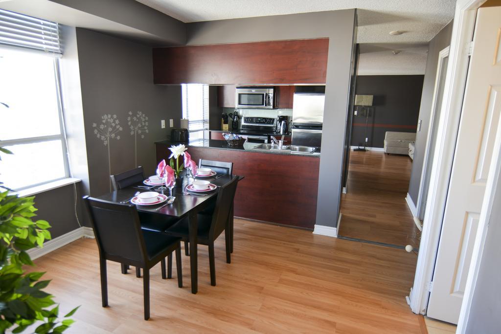 Maplewood Suites - Square One Mississauga Szoba fotó