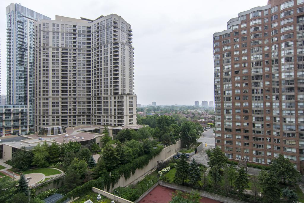 Maplewood Suites - Square One Mississauga Szoba fotó