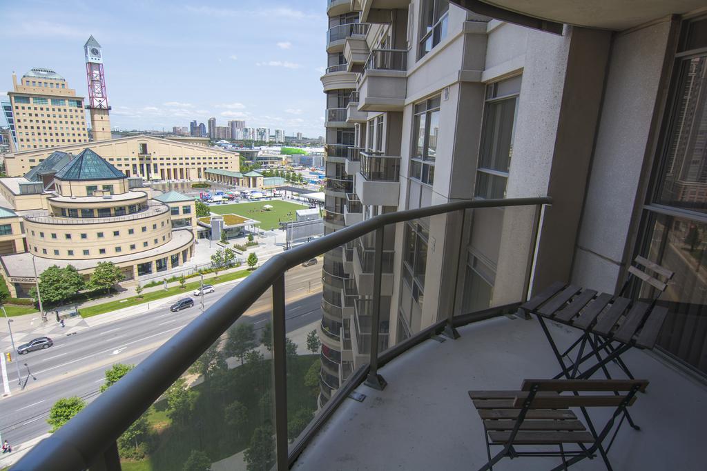 Maplewood Suites - Square One Mississauga Szoba fotó