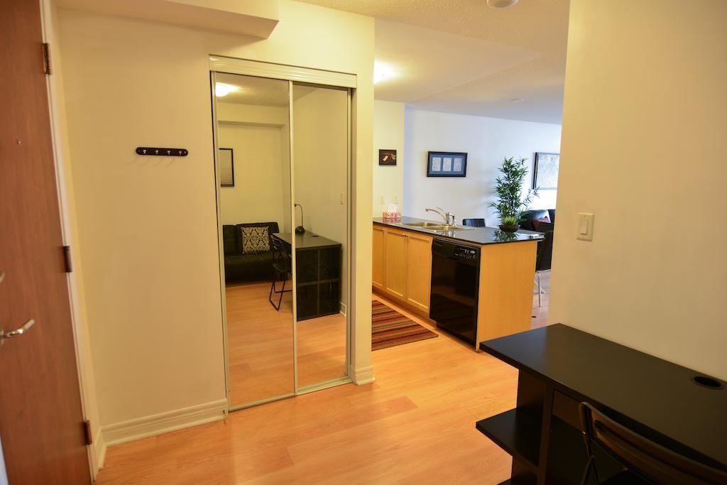 Maplewood Suites - Square One Mississauga Szoba fotó