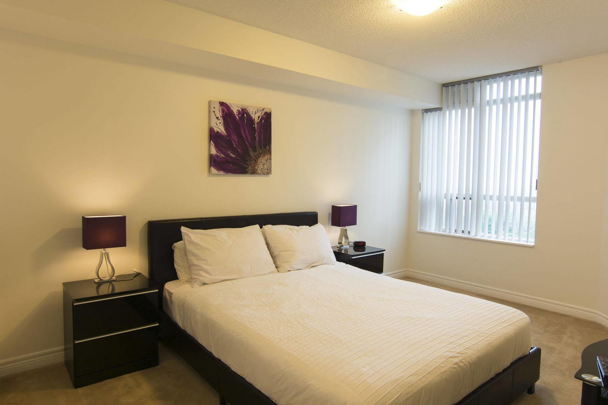 Maplewood Suites - Square One Mississauga Kültér fotó