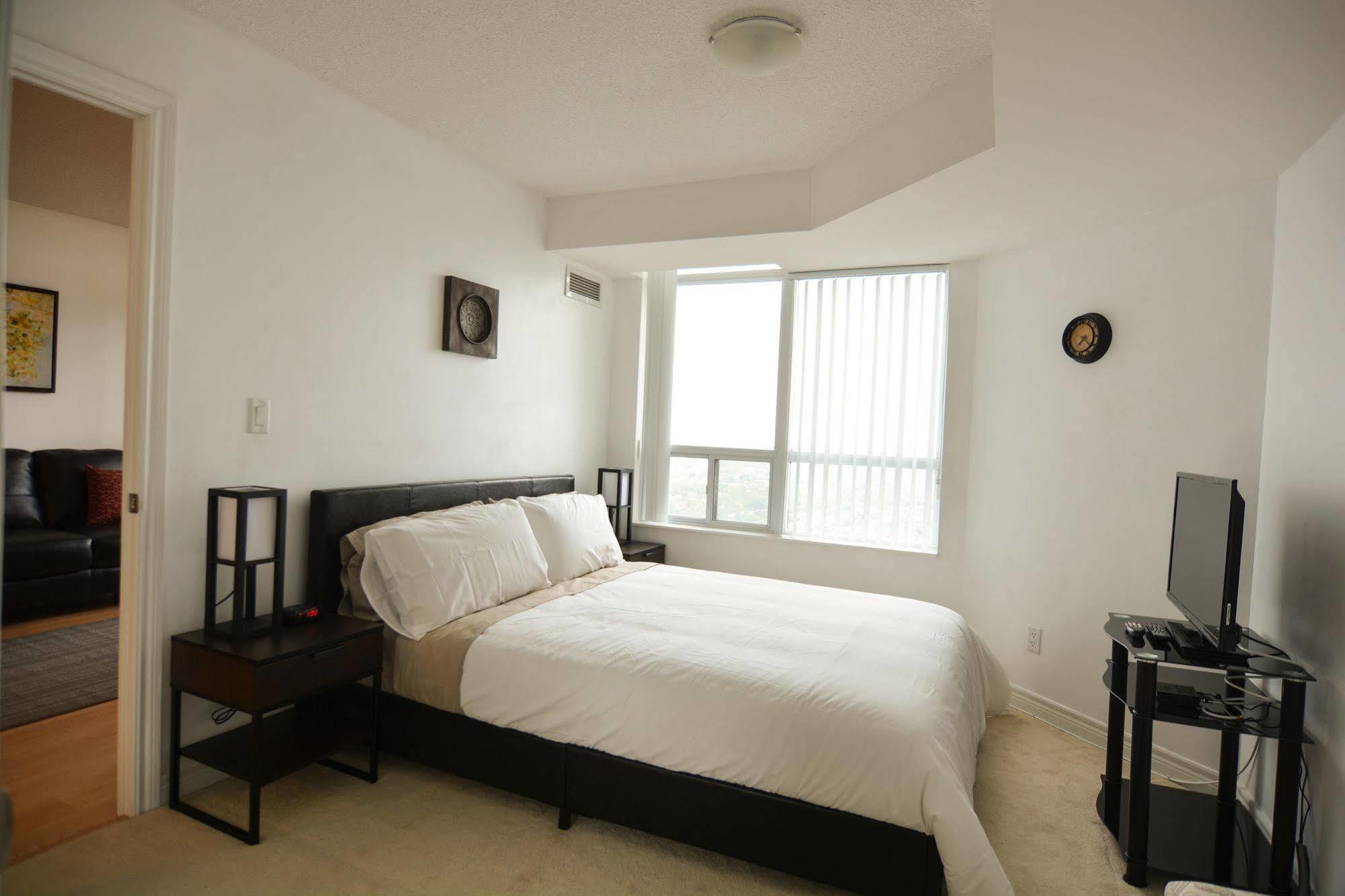 Maplewood Suites - Square One Mississauga Kültér fotó